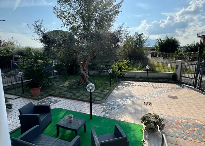 Villa Carmela - Elegante villa immersa nel verde