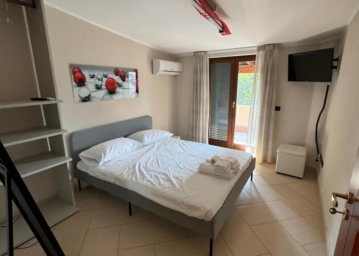 Villa Carmela - Elegante villa immersa nel verde